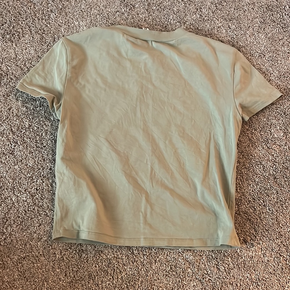 H&M Top - Picture 2 of 2
